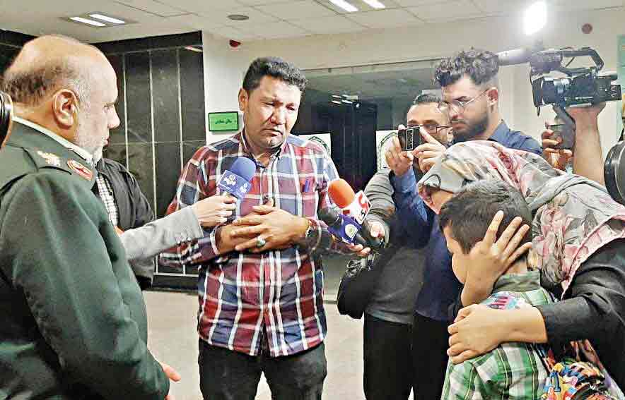 خانواده پسربچه 10ساله، 10 روز پس از ربوده شدن با دیدن او در مقر فرماندهی پلیس تهران شوکه شدند