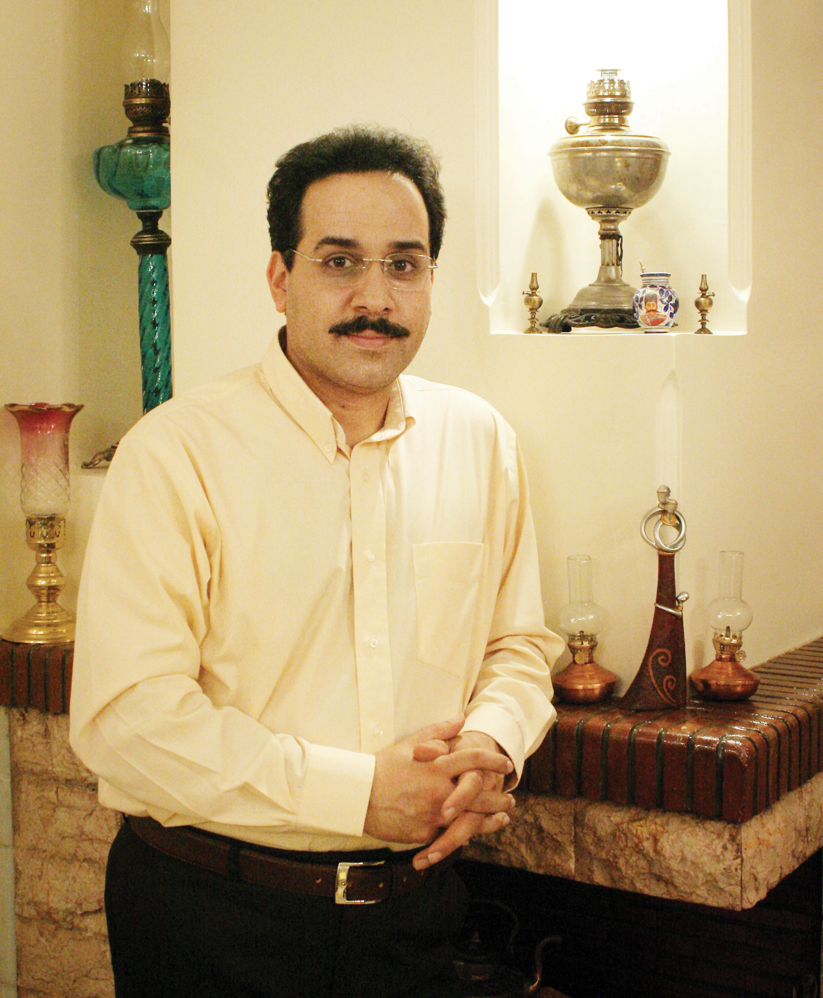 «محمدنظری»، مجری باسابقه سیما که با «به خانه بر می‌گردیم» می‌شناسیمش