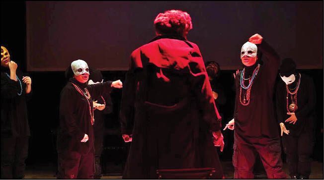 پیروزی فرم بر متن