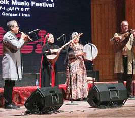 عاشیق‌های زن در جشنواره موسیقی نواحی