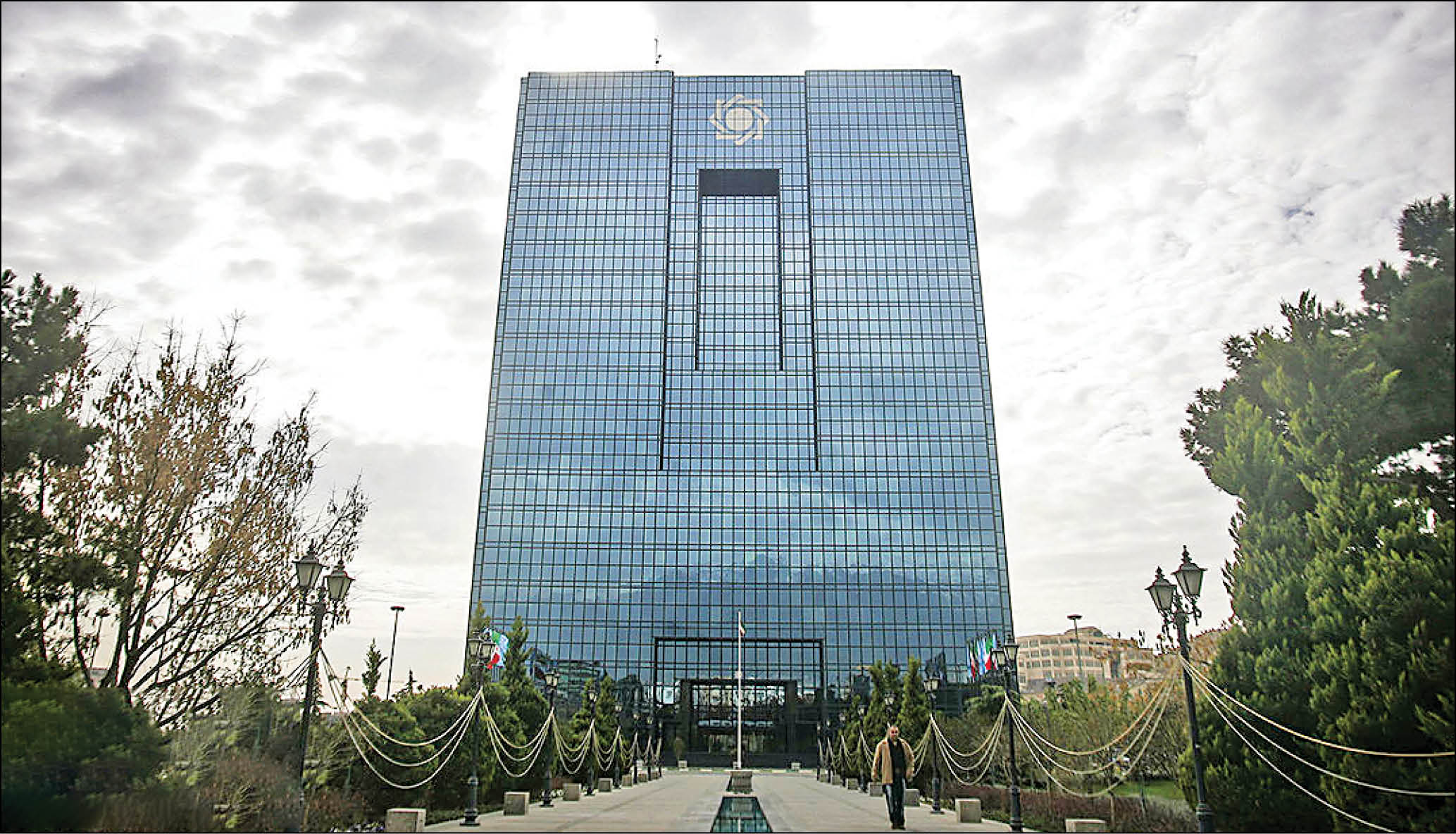 بازار معاملات کاغذی دلار تشکیل می‌شود