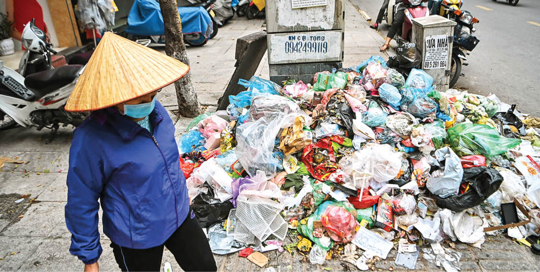 دفن شهر زیر پلاستیک