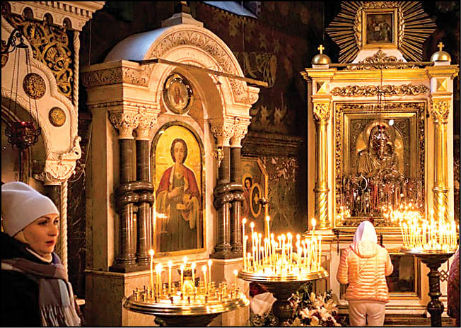 رویارویی کی‌یف با مسکو در زمین کلیسای ارتدوکس