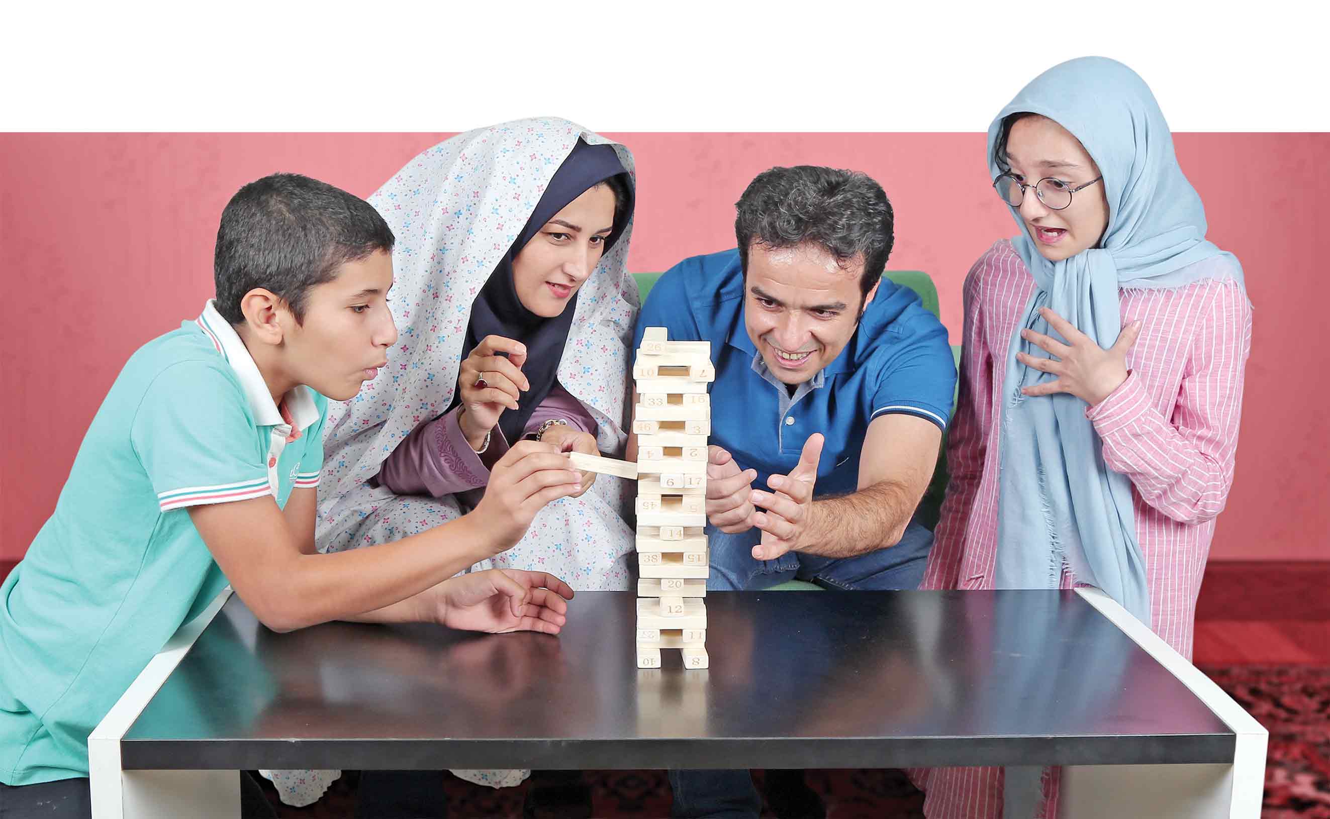 روابط صمیمانه، محترمانه و به دور از خصومت‌ از پایه‌های اصلی داشتن خانواده سالم است