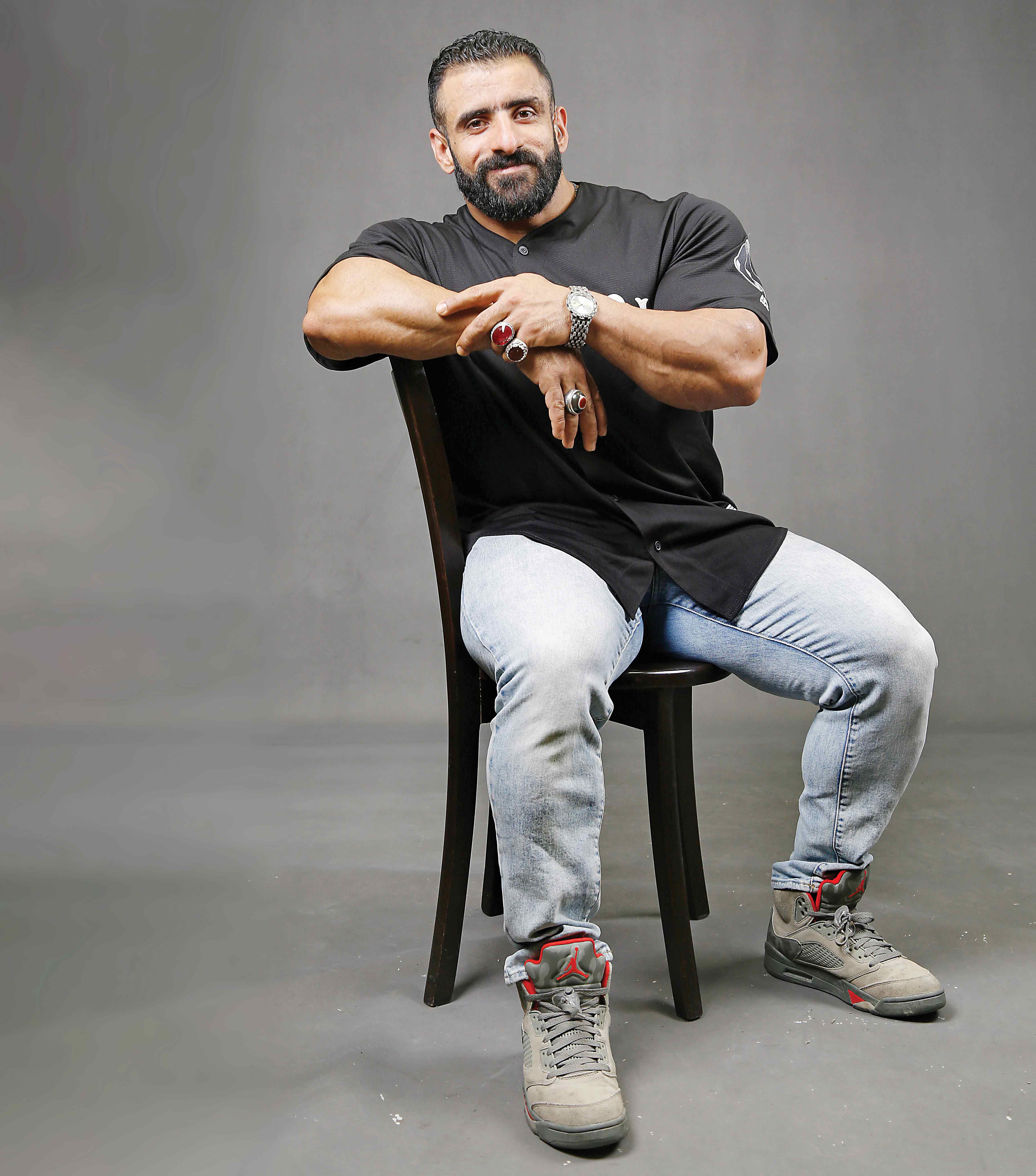 گچ‌کاری که گرگ پارسی شد