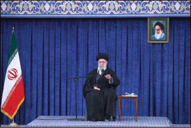 رهبر معظم انقلاب:از نظر کار رسانه‌ای و تبلیغی کوتاهی داریم