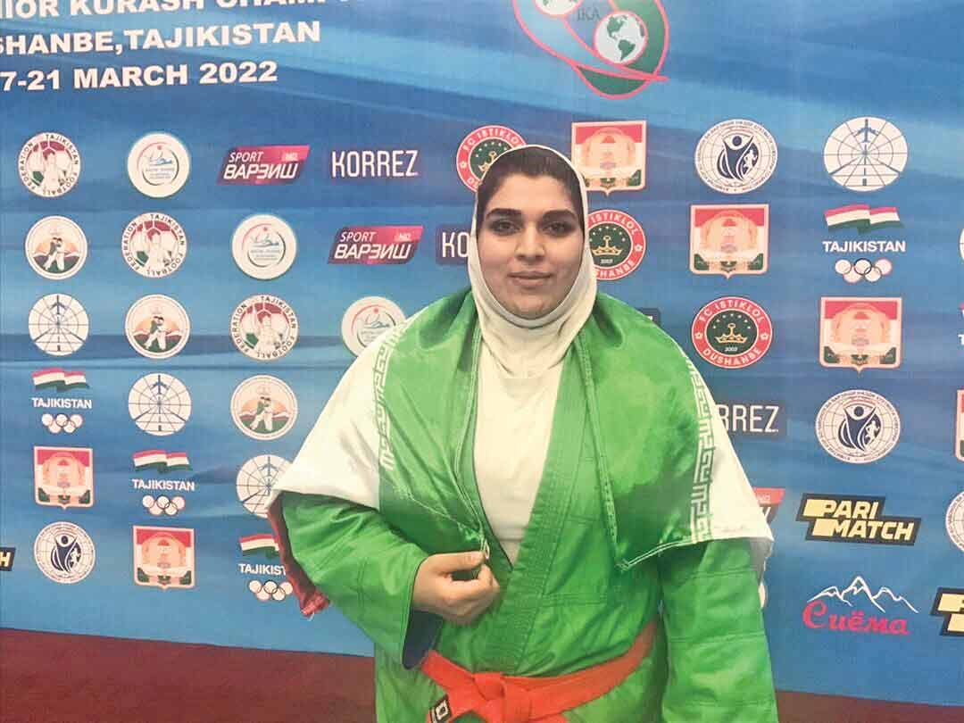 زن ایرانی بر بام دنیا