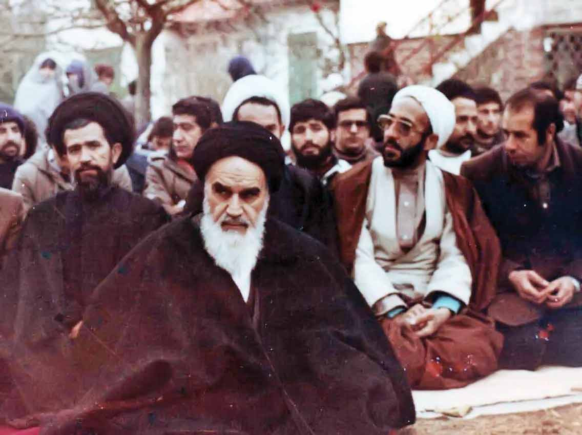 خانه آیت‌الله «سیدعبدالجواد علم‌الهدی» محل مراجعه مردم، به‌ویژه اهالی محله قیام بود