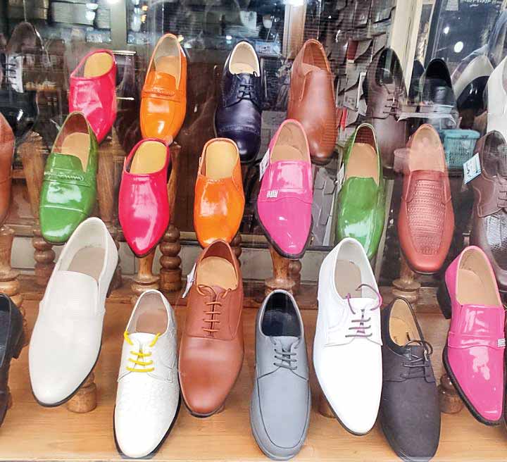 رنگ‌ها و کفش‌ها