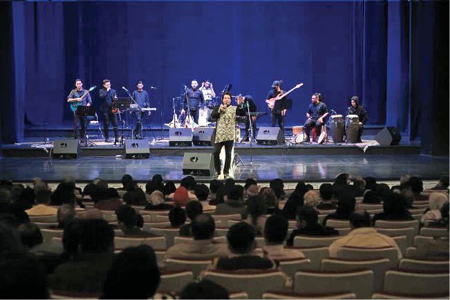 کنسرت‌ها در تالار وحدت آغاز شدند