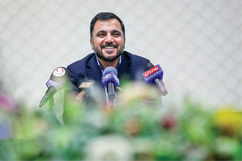 وعده وزیر برای رفع فیلتر کلاب‌هاوس