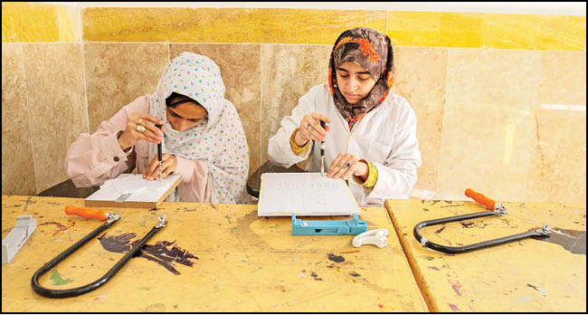 آموزش و اشتغال کم‌توان‌ها در توانگران امروز