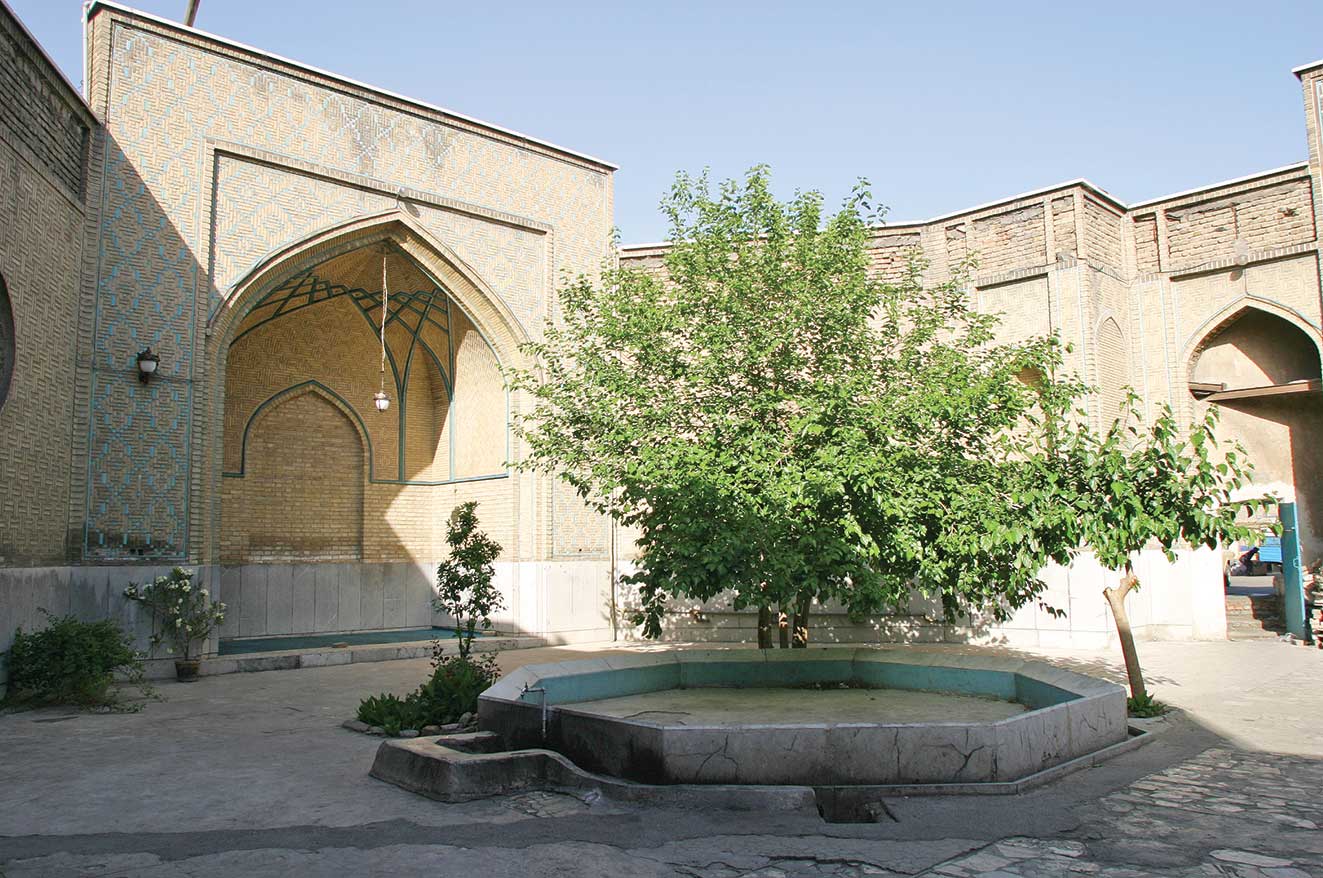 بچه‌یتیمی‌که مسجد ساخت