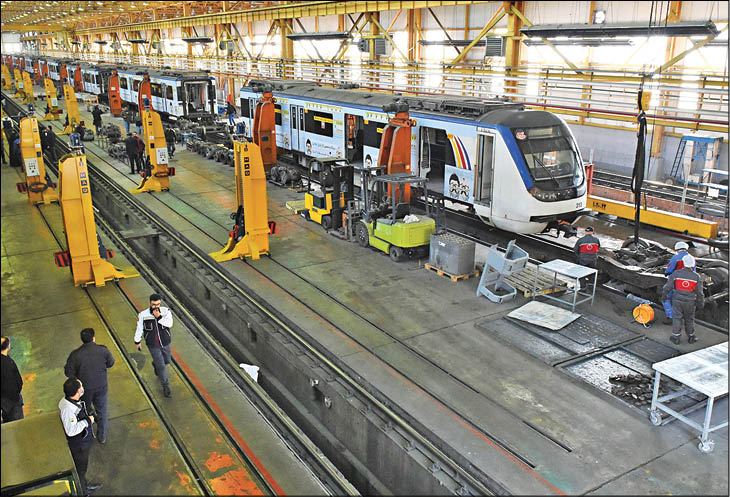 مترو در ایستگاه اورهال