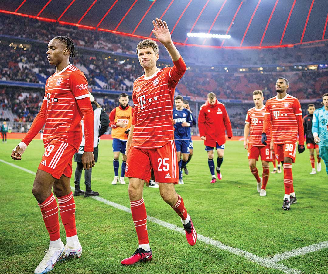 پشت‌شان باد خورده