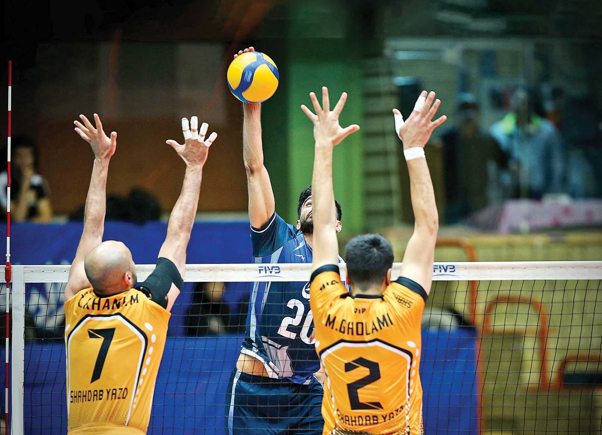 تقابل تعقیب‌کننده‌های هراز