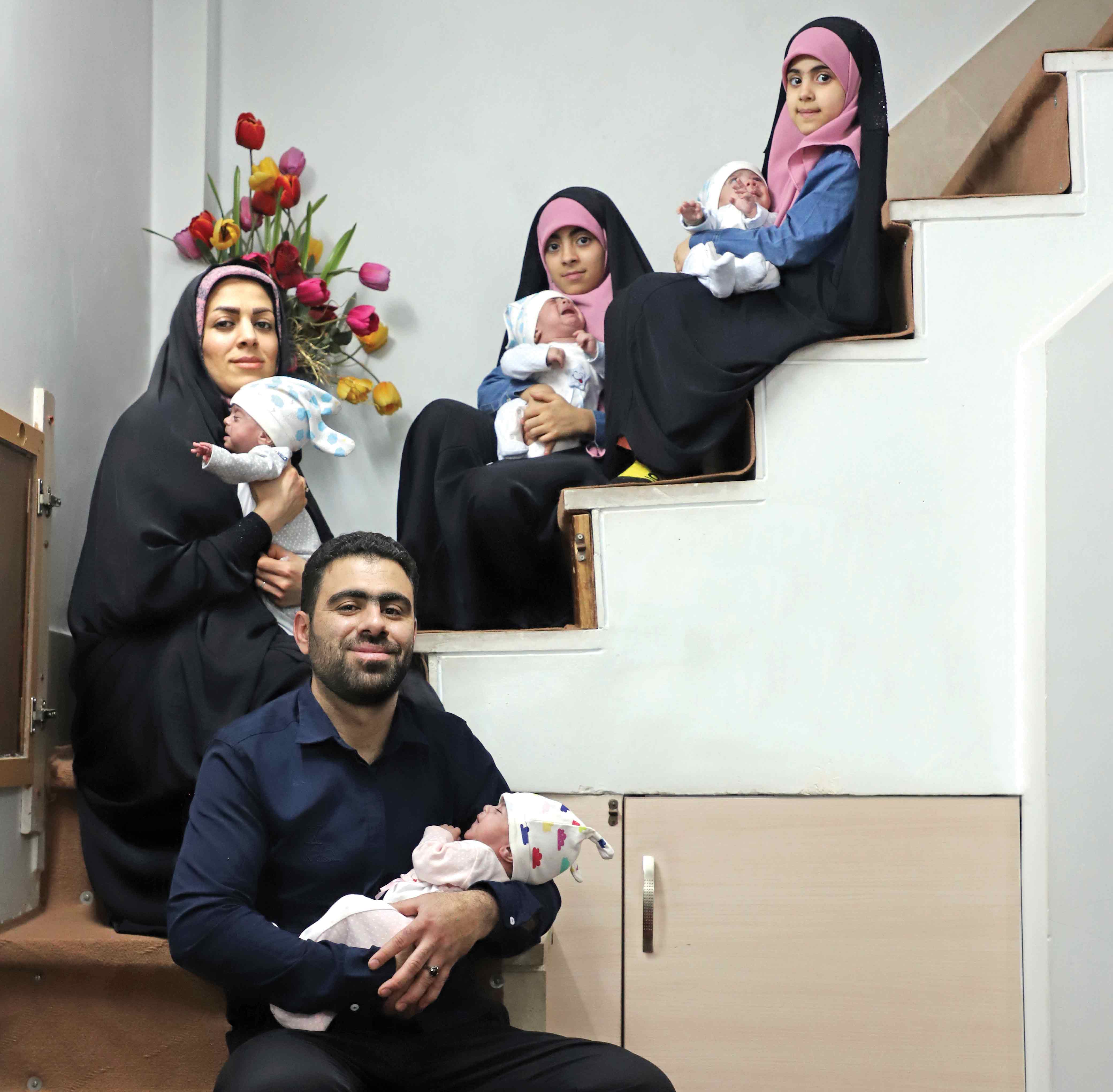 مهدی مرادنیا و همسرش بعد از 2دختر اخیرا صاحب 4قلو شدهاند