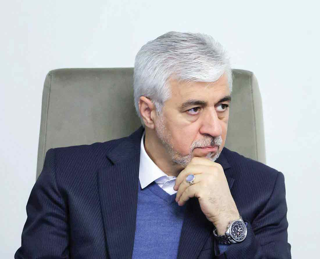 وزیر طرف معاون را گرفت