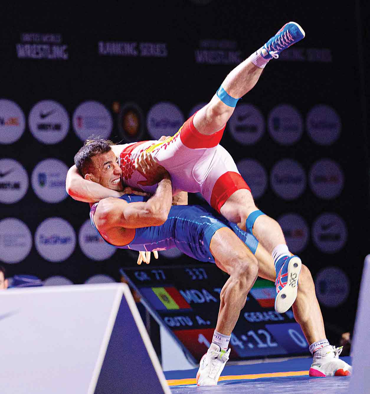 قهرمانی مقتدرانه