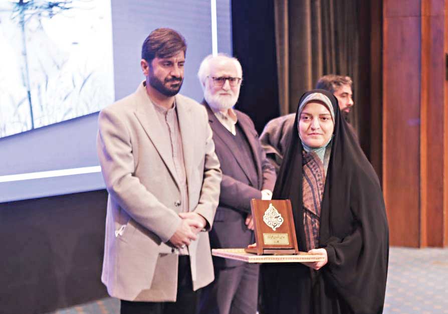 باید از آثار برگزیده جشنواره حمایت شود