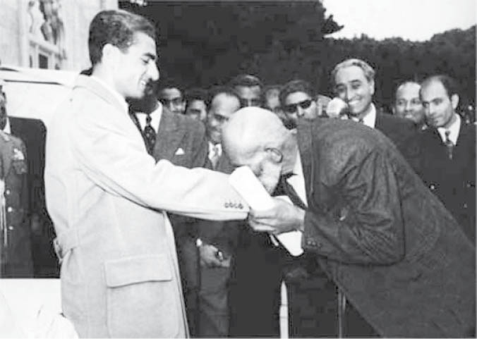 مجلس، قوانین رضاشاه را تصویب می‌کرد