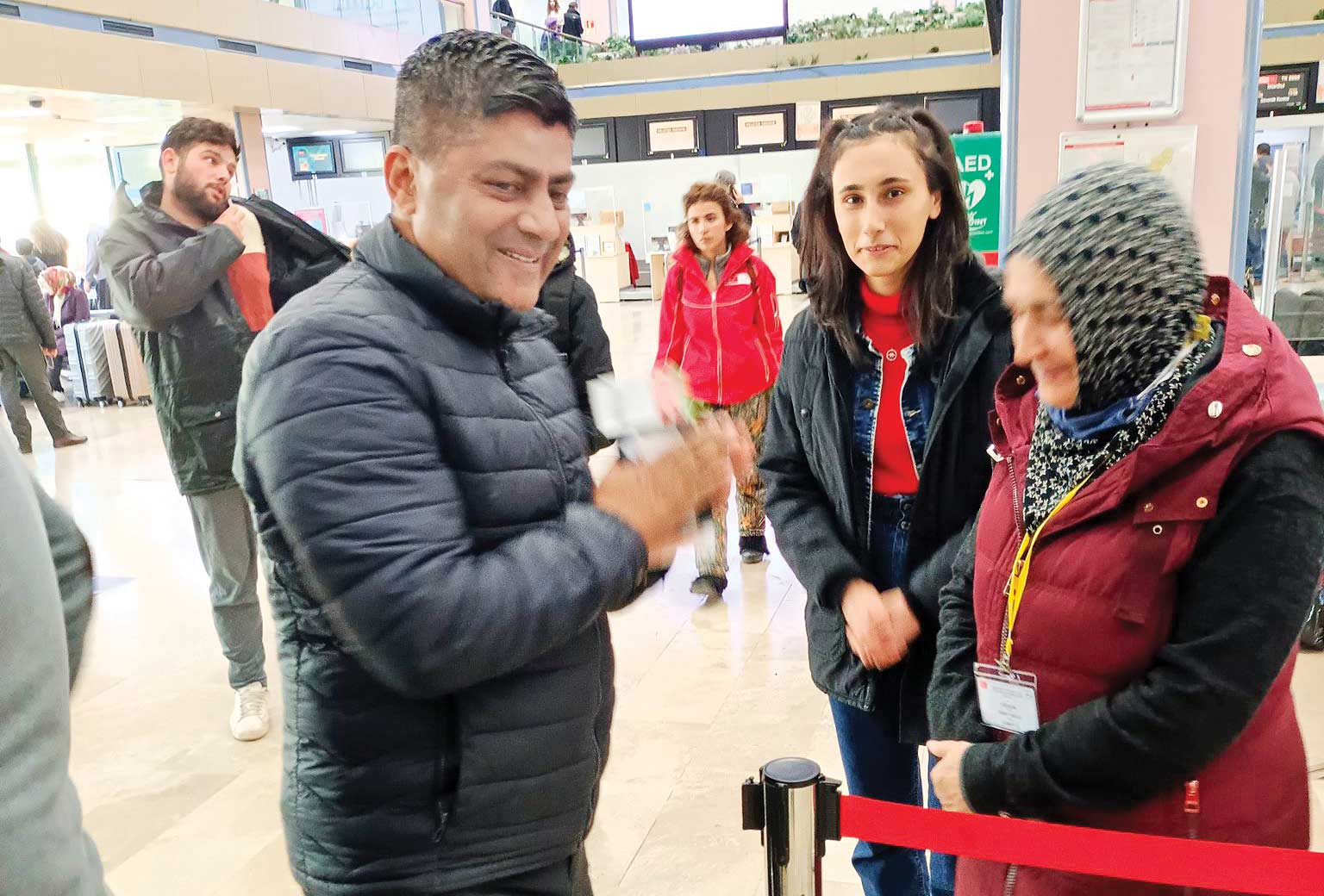 شکوفه مهربانی در دل مصیبت