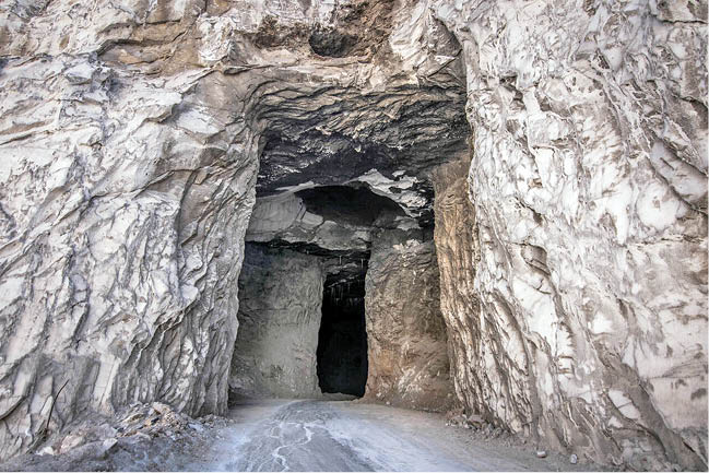 تونل‌های نمکی گرمسار