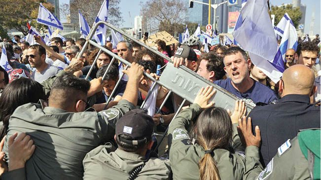 سایه نافرمانی مدنی بر سر تل‌آویو