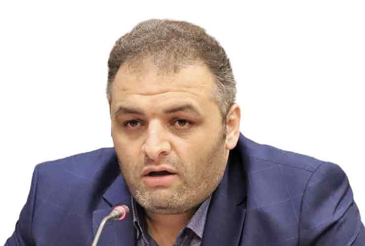 سرپرست با اقتدار رئیس شد