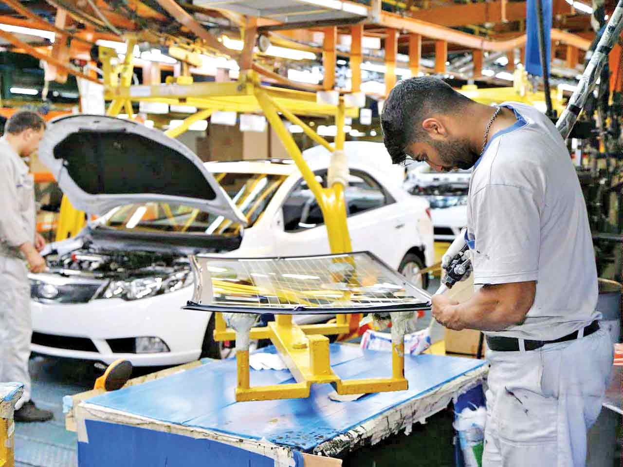 خارجی‌ها فردا، داخلی‌ها 28 اسفند