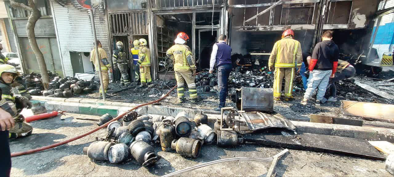 آتش‌ گرفتن مغازه‌‌ای با ده‌ها سیلندرگاز