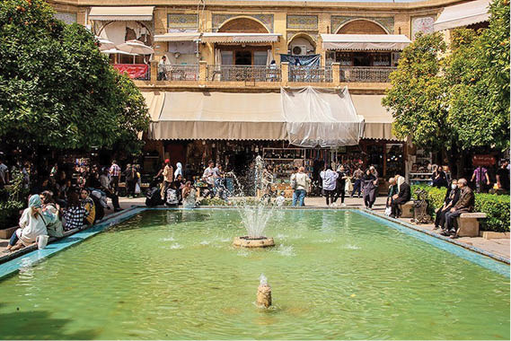 بازار وکیل شیراز در آخر سال