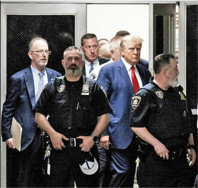 دادگاه ترامپ در انتخابات 2024 به نفع او تمام می‌شود؟