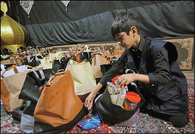 ۳۰۰ خانواده نیازمند و ایتام بی‌سرپرست زیر چتر «خیمه‌گاه سیدالشهدا ع»