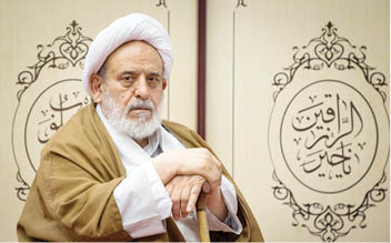 پای منبر استاد