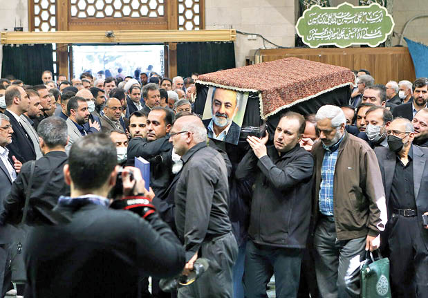 افروغ در حرم امام خمینی‌ ره آرام گرفت