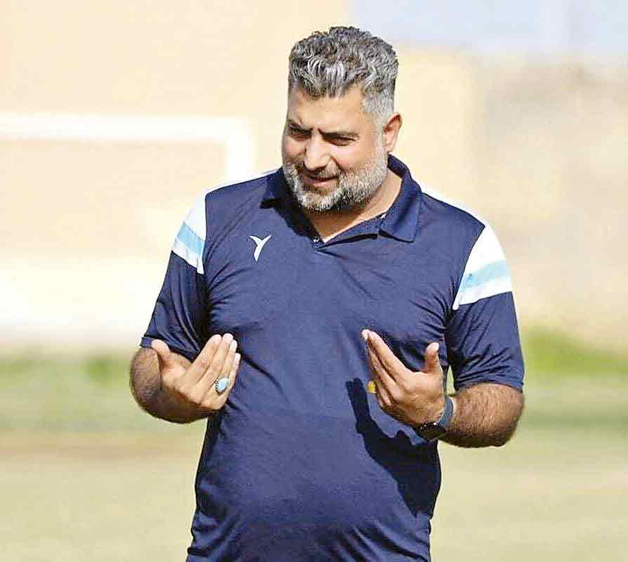 من رکورددار نباختن در فوتبال ایرانم