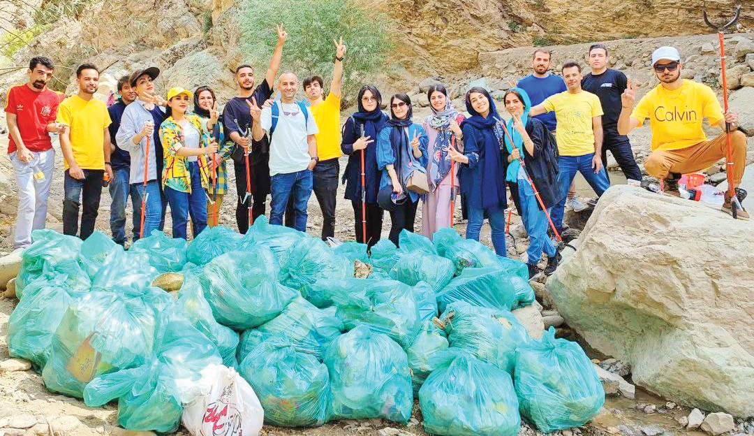 دانشجویان برتر به جنگ زباله‌ها می روند