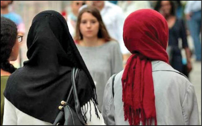 حمله نژادپرستانه به یک بانوی محجبه آلمانی