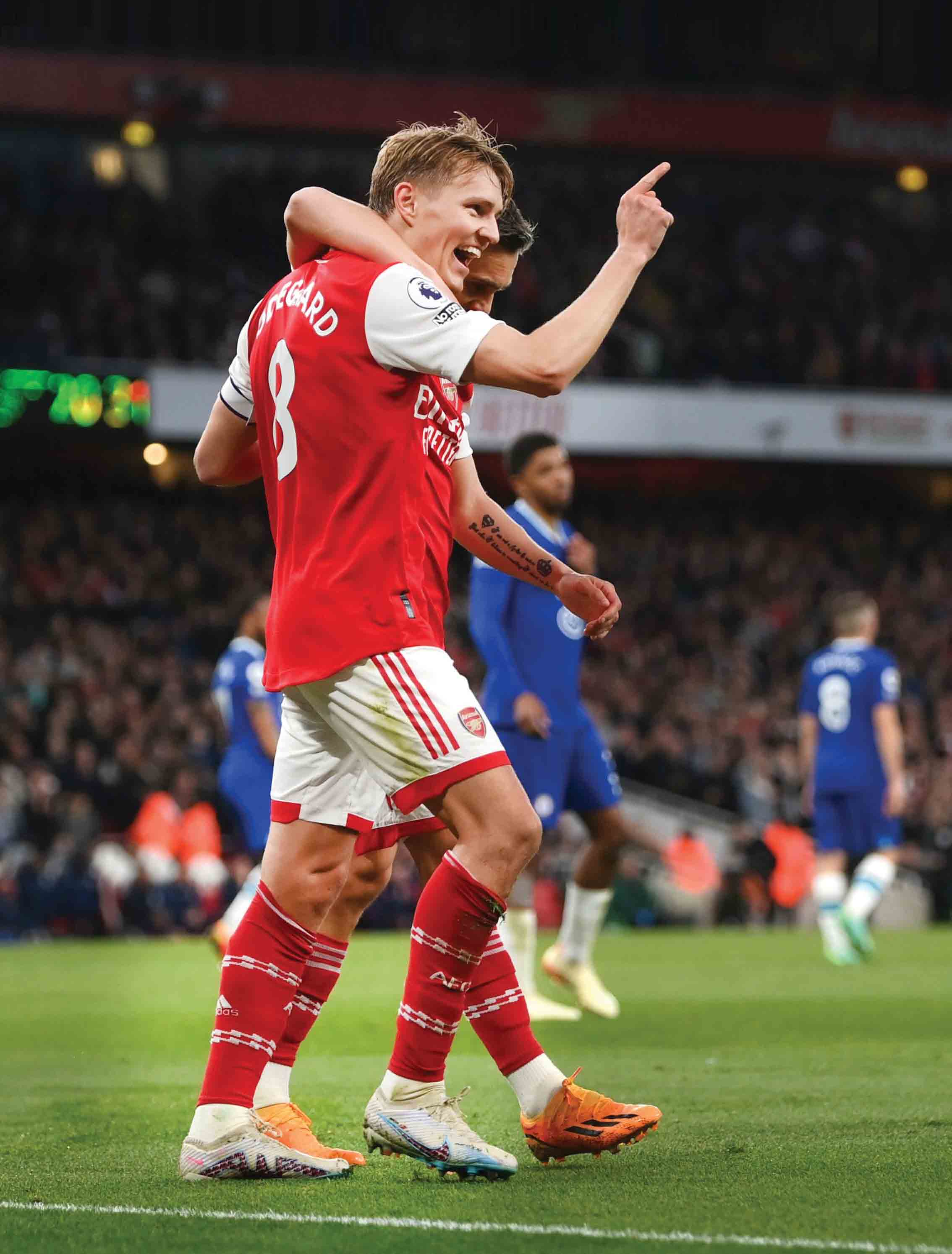 آسمان لندن قرمز است