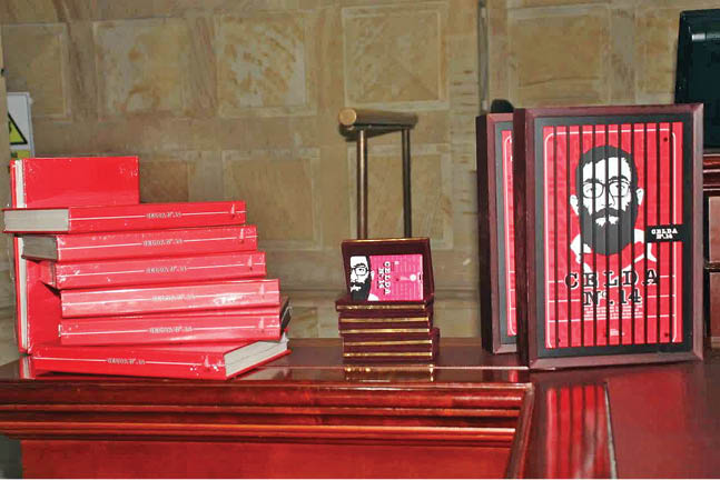 رونمایی از خاطرات رهبرمعظم انقلاب در شهرهای کلمبیا