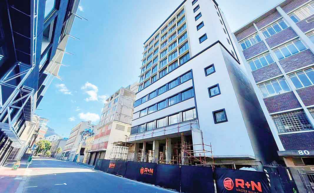 اقامت در هتل کنفی