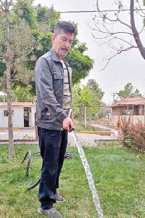 کارگر شهرداری کیف پر از پول و طلا را به صاحبش برگرداند