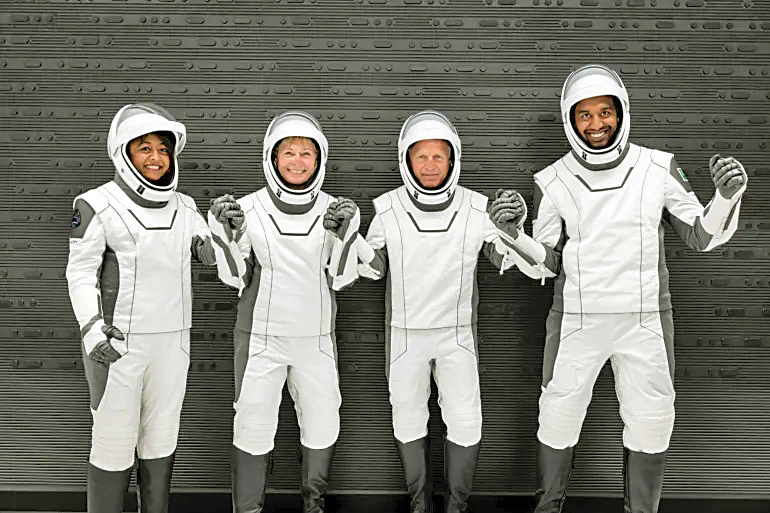 اولین زن فضانورد عرب به مدار زمین رفت