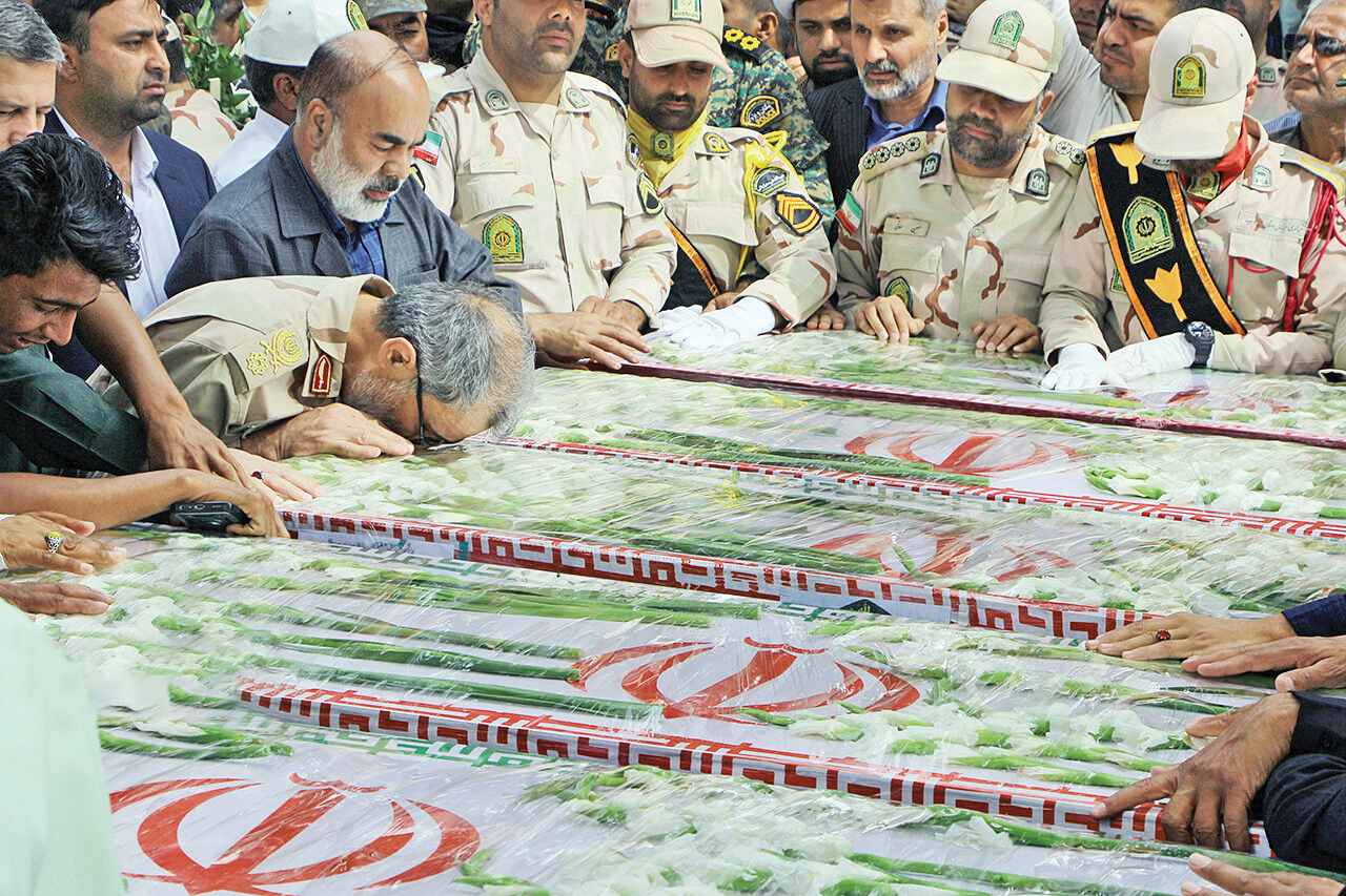 وداع با شهدای حمله تروریستی سراوان