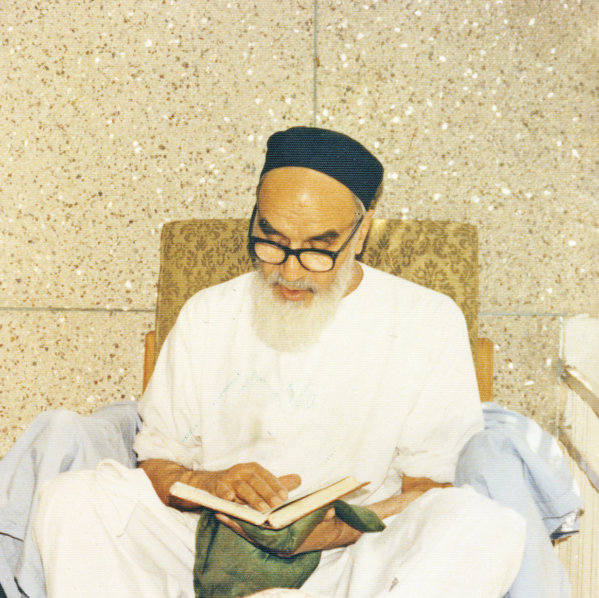 خلوت با کتاب و کتابخوانی