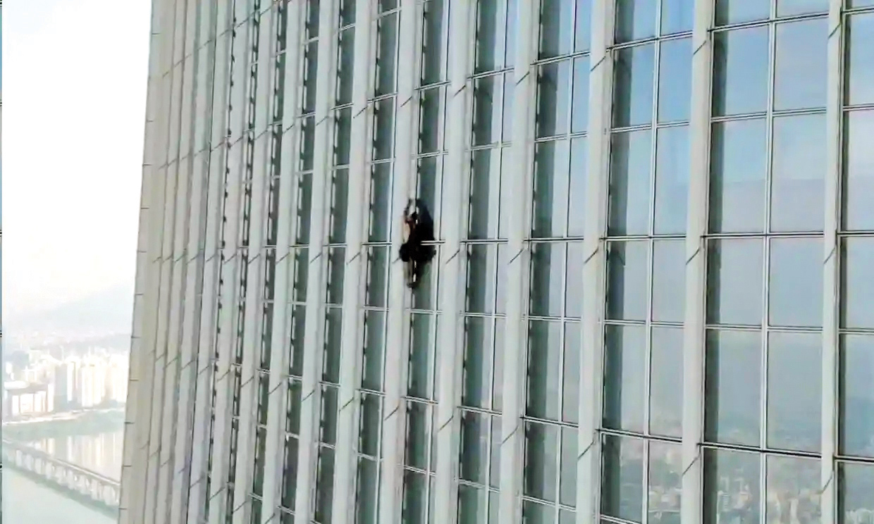 اسپایدرمن در تور پلیس