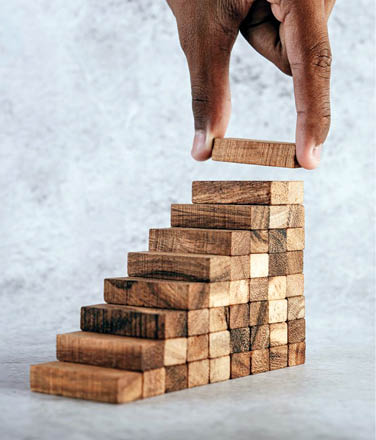 شایسته بمانید