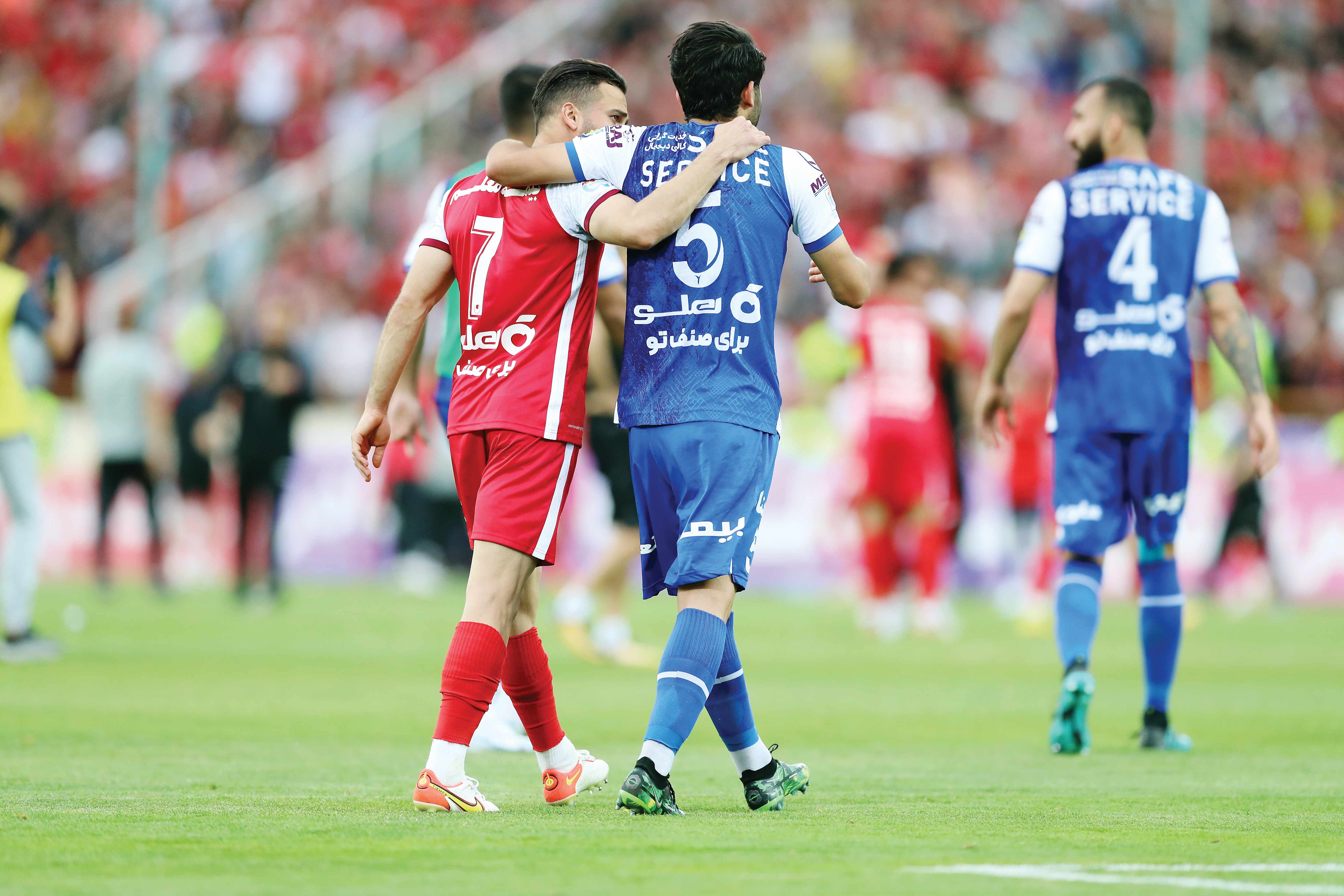 در میان 16تیمی که بیشترین حضور را در تاریخ لیگ برتر داشته‌اند، نام 5تیم منحل‌شده به چشم می‌خورد