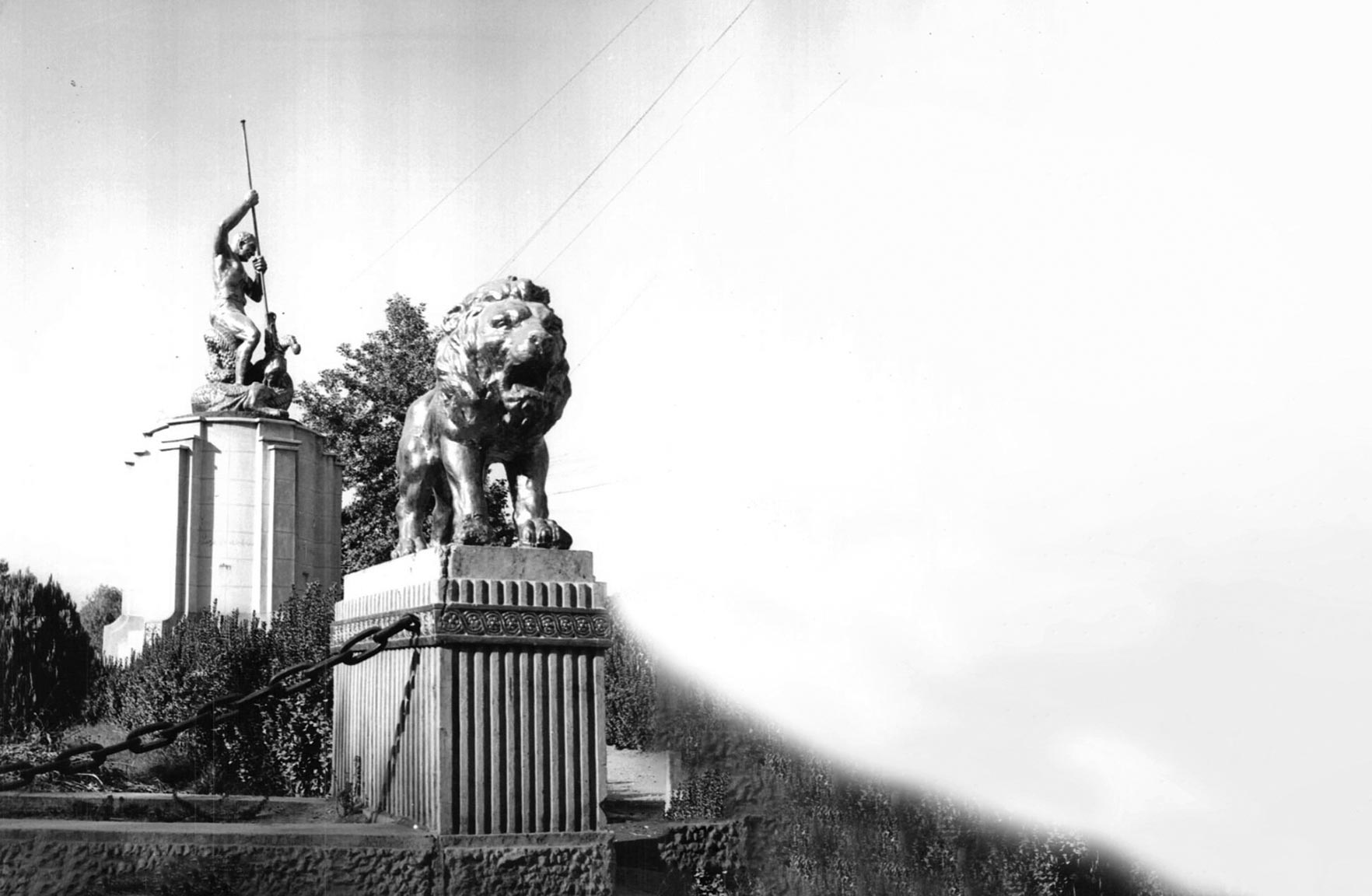 روایت پهلوان اژدهاکش و شاه اسب‌سوار